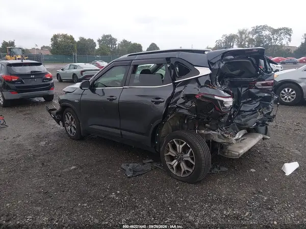 KNDERCAA1M7212360 — 2021 Kia Seltos, фото 3 с аукциона IAAI, Передняя часть