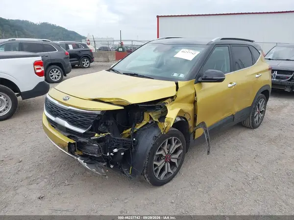 KNDETCA25M7208922 — 2021 Kia Seltos, фото 2 с аукциона IAAI, Передняя часть слева