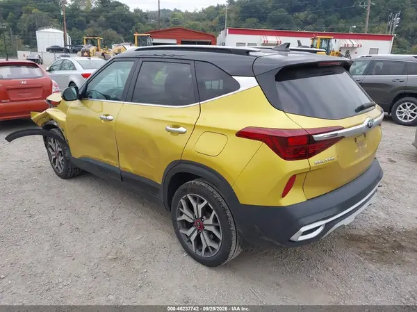 KNDETCA25M7208922 — 2021 Kia Seltos, фото 3 с аукциона IAAI, Передняя часть слева