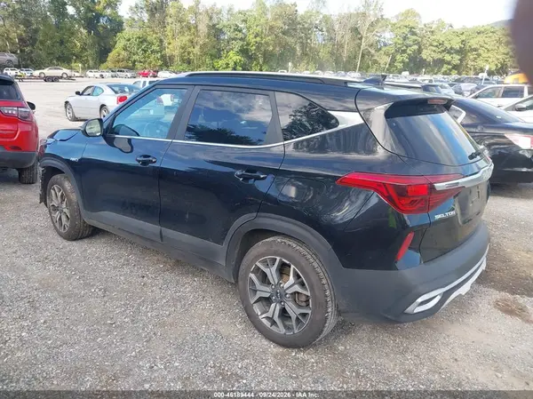 KNDERCAA7P7389726 — 2023 Kia Seltos, фото 3 с аукциона IAAI, Передняя часть