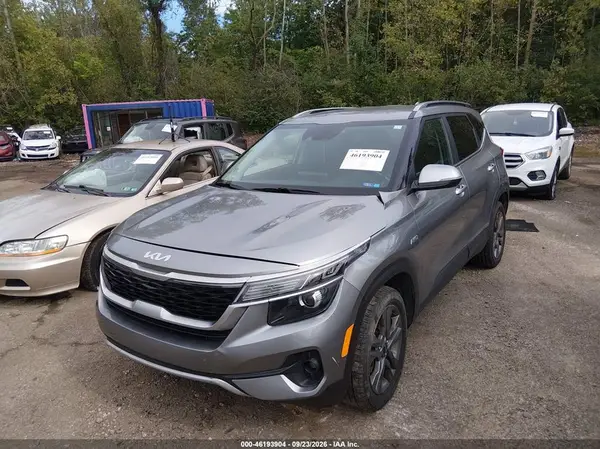 KNDEUCAA0P7446900 — 2023 Kia Seltos, фото 2 с аукциона IAAI, Правый бок