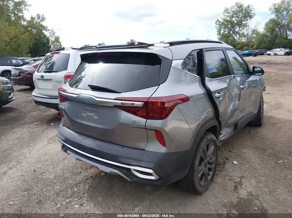 KNDEUCAA0P7446900 — 2023 Kia Seltos, фото 4 с аукциона IAAI, Правый бок