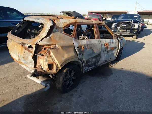 KNDERCAA1P7447622 — 2023 Kia Seltos, фото 4 с аукциона IAAI, Пожар двигателя