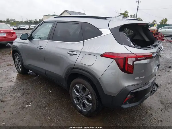 KNDEUCAAXR7471435 — 2024 Kia Seltos, фото 3 с аукциона IAAI, Задняя часть