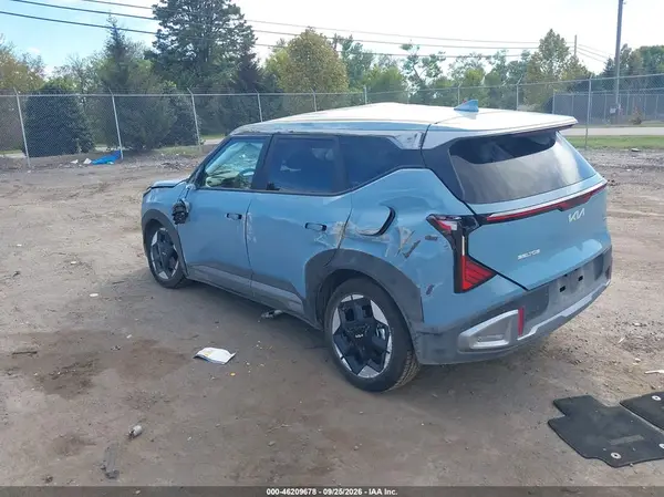 KNDELCD33V7010393 — 2027 Kia Seltos, фото 3 с аукциона IAAI, Повреждения со всех сторон