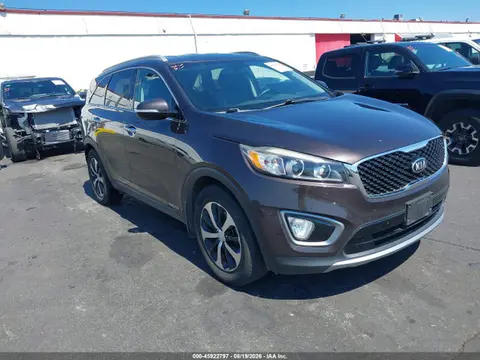 5XYPHDA59GG001970 — 2016 Kia Sorento 3.3L EX, Задняя часть (Rear), фото до ремонта