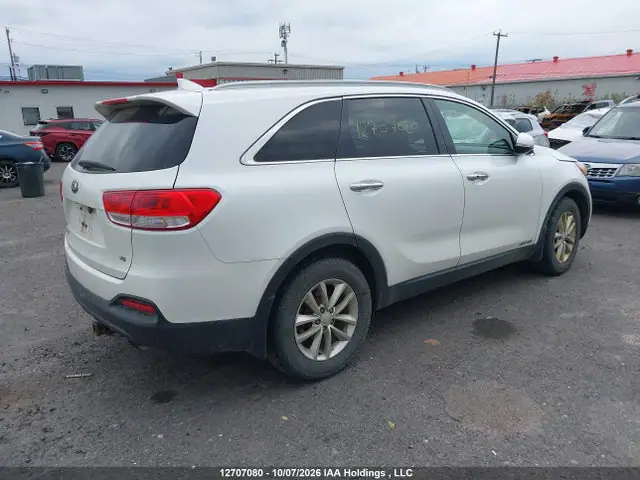 5XYPGDA58HG328087 — 2017 Kia Sorento 3.3L LX V6 7-Seater, фото 4 с аукциона IAAI 14.10.2026, Передняя часть