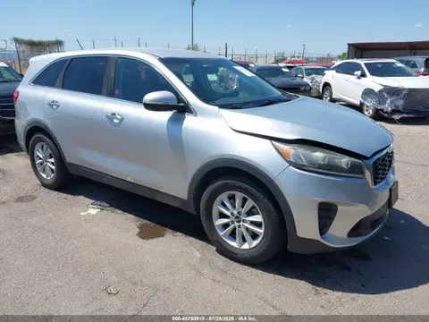 5XYPG4A51LG616445 — 2020 Kia Sorento 3.3L LX, Передняя часть слева (Left Front), фото до ремонта