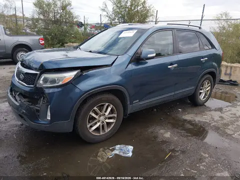 2014 KIA SORENTO LX VIN 5XYKTDA68EG481854 фото 2