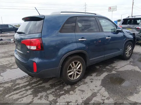2014 KIA SORENTO LX VIN 5XYKTDA68EG481854 фото 4