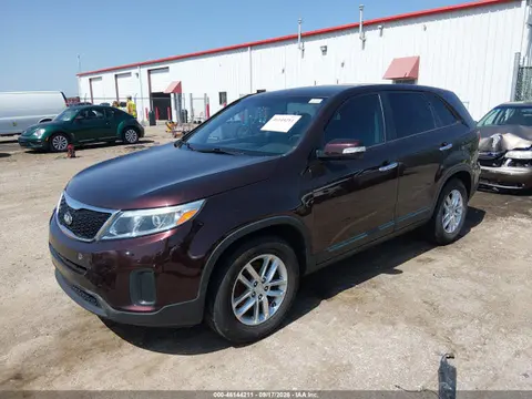 2014 KIA SORENTO LX VIN 5XYKT3A69EG487513 фото 2