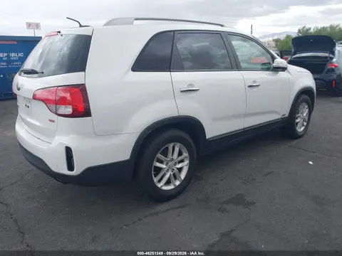 2014 KIA SORENTO LX VIN 5XYKTCA60EG523248 фото 4