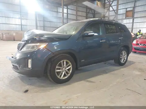 2015 KIA SORENTO LX VIN 5XYKTDA71FG571597 фото 2