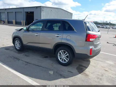 2015 KIA SORENTO LX VIN 5XYKTCA61FG591916 фото 3