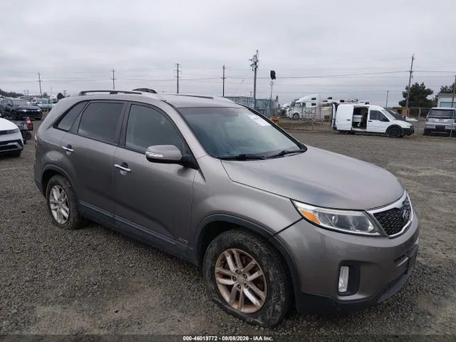 2015 KIA SORENTO LX VIN 5XYKTCA68FG600045 фото 1