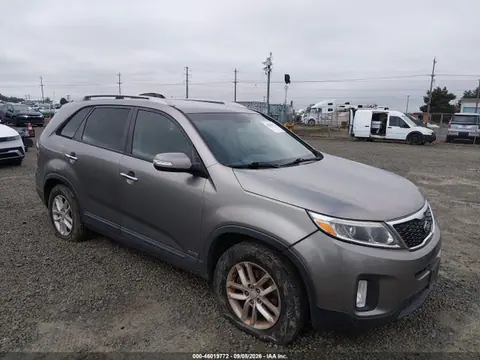 2015 KIA SORENTO LX VIN 5XYKTCA68FG600045 фото 1