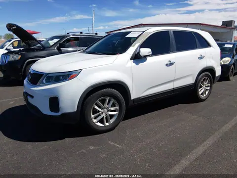 2015 KIA SORENTO LX VIN 5XYKT3A69FG626976 фото 2