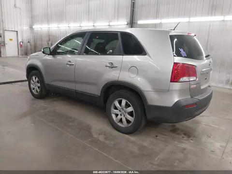 2013 Kia Sorento Lx VIN 5XYKT4A17DG332922 фото 4