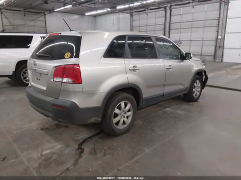 2013 Kia Sorento Lx VIN 5XYKT4A17DG332922 фото 5