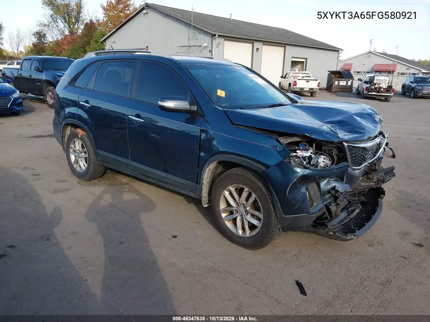 5XYKT3A65FG580921 Kia Sorento 2015 — повреждение Повреждение двигателя, фото до ремонта