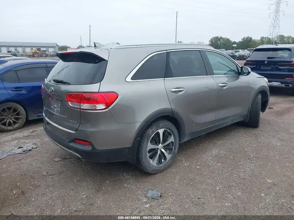 5XYPH4A50GG154267 — 2016 Kia Sorento, фото 4 с аукциона IAAI 07.10.2026, Естественный износ