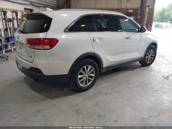 5XYPGDA34GG045165 — 2016 Kia Sorento, фото 4 с аукциона IAAI 14.10.2026, Естественный износ