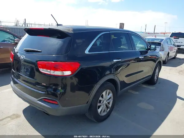 5XYPG4A35GG003023 — 2016 Kia Sorento, фото 4 с аукциона IAAI 14.10.2026, Естественный износ