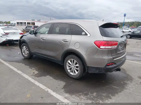 5XYPGDA51GG059820 — 2016 Kia Sorento, фото 3 с аукциона IAAI, Передняя часть справа