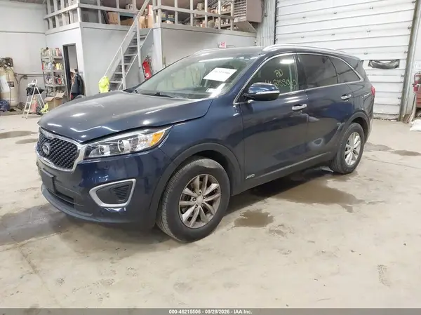 5XYPGDA32GG063728 — 2016 Kia Sorento, фото 2 с аукциона IAAI, Передняя часть справа