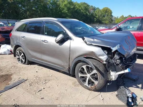 5XYPHDA1XGG025384 — 2016 Kia Sorento, Передняя часть (Front & Rear), фото до ремонта