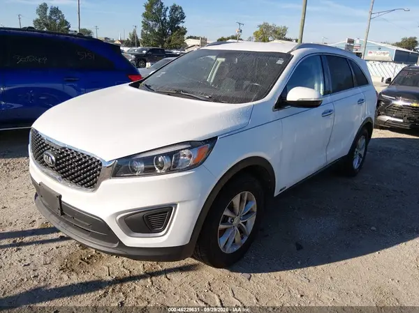 5XYPGDA39GG050720 — 2016 Kia Sorento, фото 2 с аукциона IAAI 06.10.2026, Естественный износ