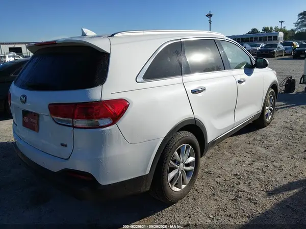 5XYPGDA39GG050720 — 2016 Kia Sorento, фото 4 с аукциона IAAI 06.10.2026, Естественный износ
