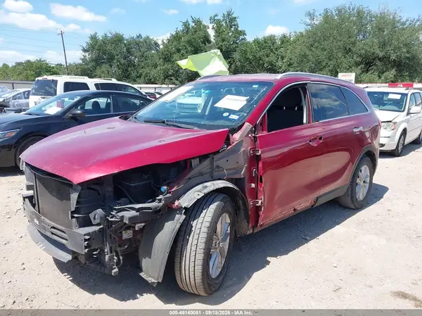 5XYPG4A52HG209337 — 2017 Kia Sorento, фото 2 с аукциона IAAI, Передняя часть слева