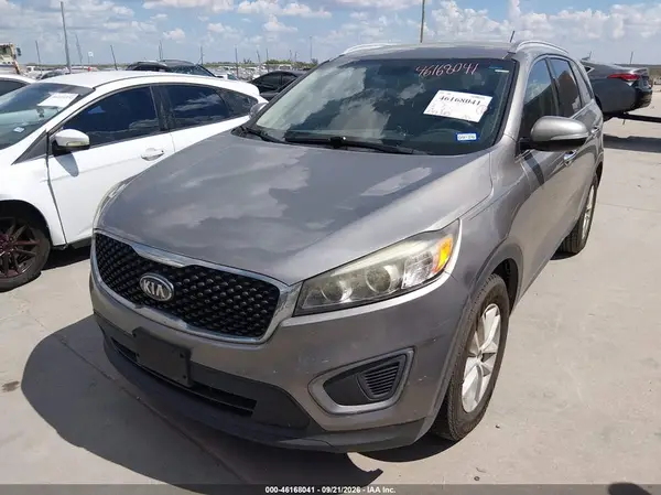 5XYPG4A56HG207297 — 2017 Kia Sorento, фото 2 с аукциона IAAI 06.10.2026, Естественный износ