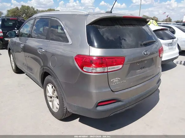 5XYPG4A56HG207297 — 2017 Kia Sorento, фото 3 с аукциона IAAI 06.10.2026, Естественный износ