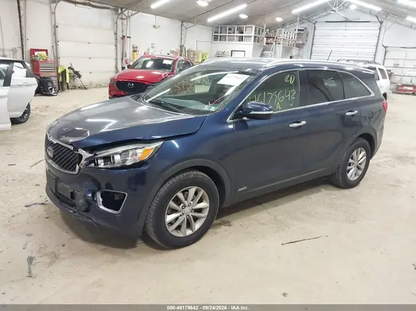 5XYPGDA58HG190227 — 2017 Kia Sorento, фото 2 с аукциона IAAI 08.10.2026, Передняя часть слева