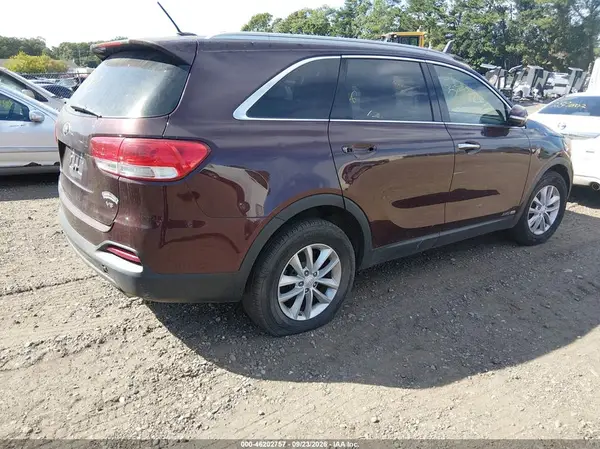 5XYPGDA55HG282248 — 2017 Kia Sorento, фото 4 с аукциона IAAI, Правый бок