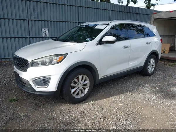 5XYPGDA52HG280666 — 2017 Kia Sorento, фото 2 с аукциона IAAI 14.10.2026, Естественный износ