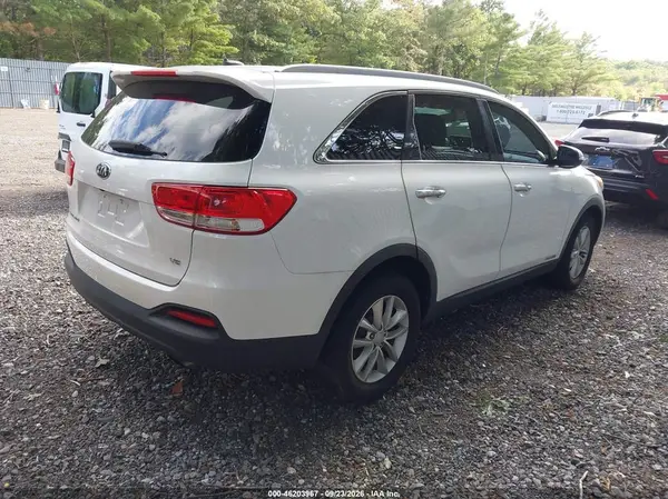 5XYPGDA52HG280666 — 2017 Kia Sorento, фото 4 с аукциона IAAI 14.10.2026, Естественный износ