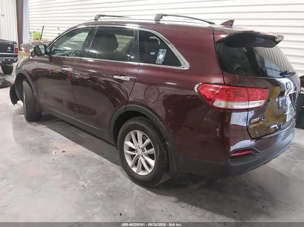 5XYPG4A33HG247237 — 2017 Kia Sorento, фото 3 с аукциона IAAI, Передняя часть