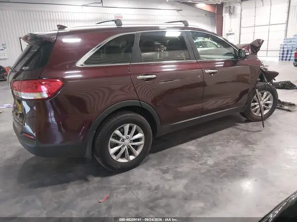 5XYPG4A33HG247237 — 2017 Kia Sorento, фото 4 с аукциона IAAI, Передняя часть