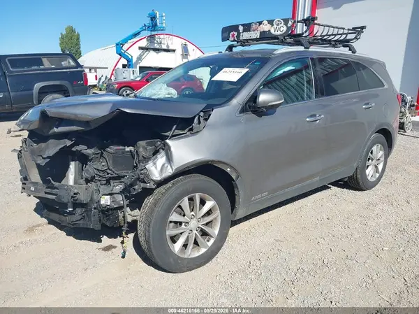 5XYPGDA52HG282093 — 2017 Kia Sorento, фото 2 с аукциона IAAI, Передняя часть