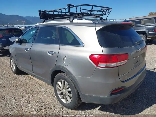 5XYPGDA52HG282093 — 2017 Kia Sorento, фото 3 с аукциона IAAI, Передняя часть