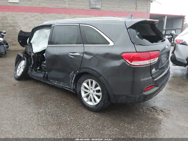 5XYPGDA31HG245597 — 2017 Kia Sorento, фото 3 с аукциона IAAI, Передняя часть