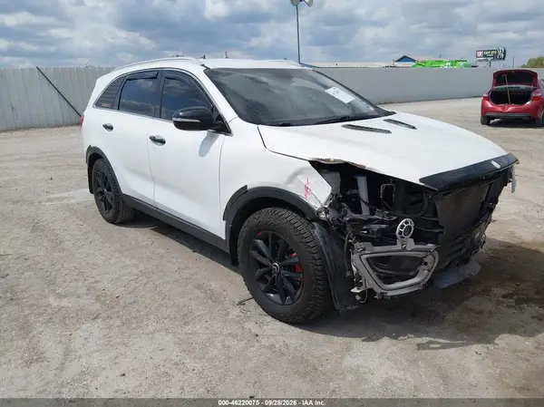 5XYPG4A34HG266850 — 2017 Kia Sorento, Передняя часть (Front End), фото до ремонта