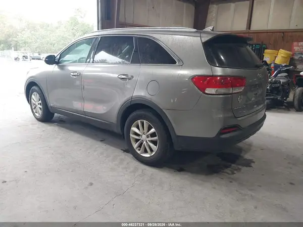 5XYPGDA34HG273720 — 2017 Kia Sorento, фото 3 с аукциона IAAI 07.10.2026, Естественный износ