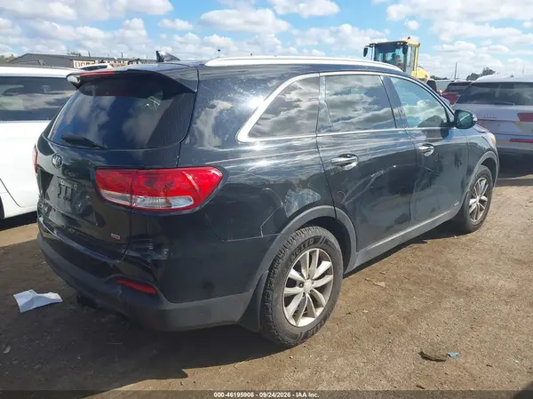 5XYPGDA36JG388051 — 2018 Kia Sorento, фото 4 с аукциона IAAI, Повреждения со всех сторон