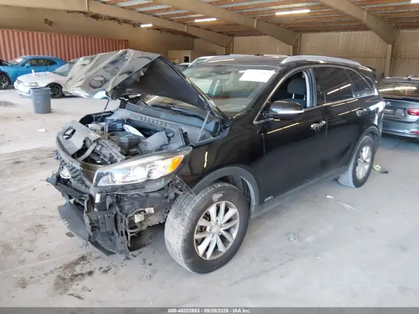 5XYPGDA35JG346793 — 2018 Kia Sorento, фото 2 с аукциона IAAI, Передняя часть