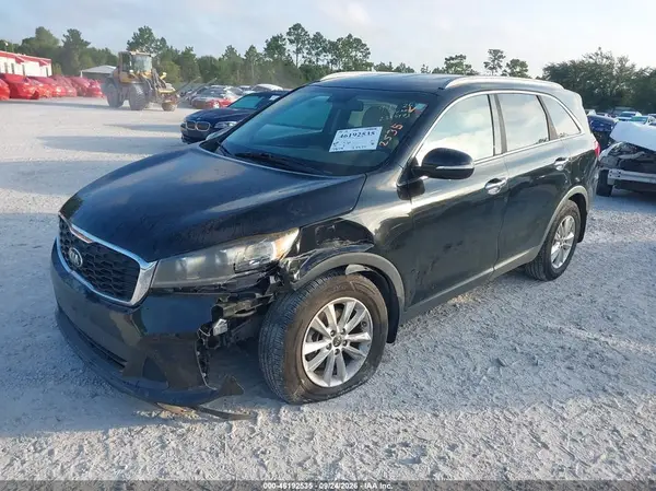 5XYPG4A53KG499210 — 2019 Kia Sorento, фото 2 с аукциона IAAI, Передняя часть слева