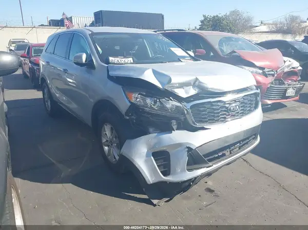 5XYPG4A54KG450825 — 2019 Kia Sorento, Передняя часть справа (Right Front), фото до ремонта